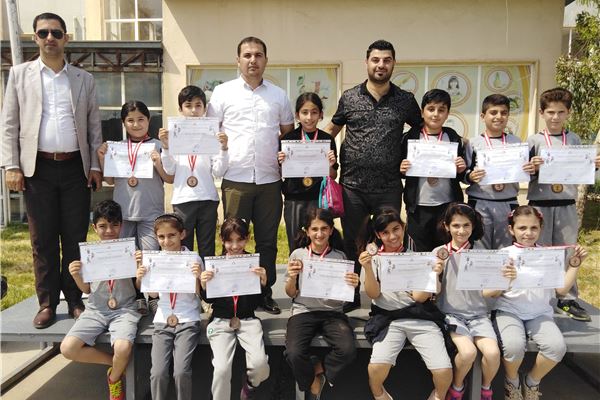 FMIS STUDENTS RECEIVE PERFORMANCE CERTIFICATES